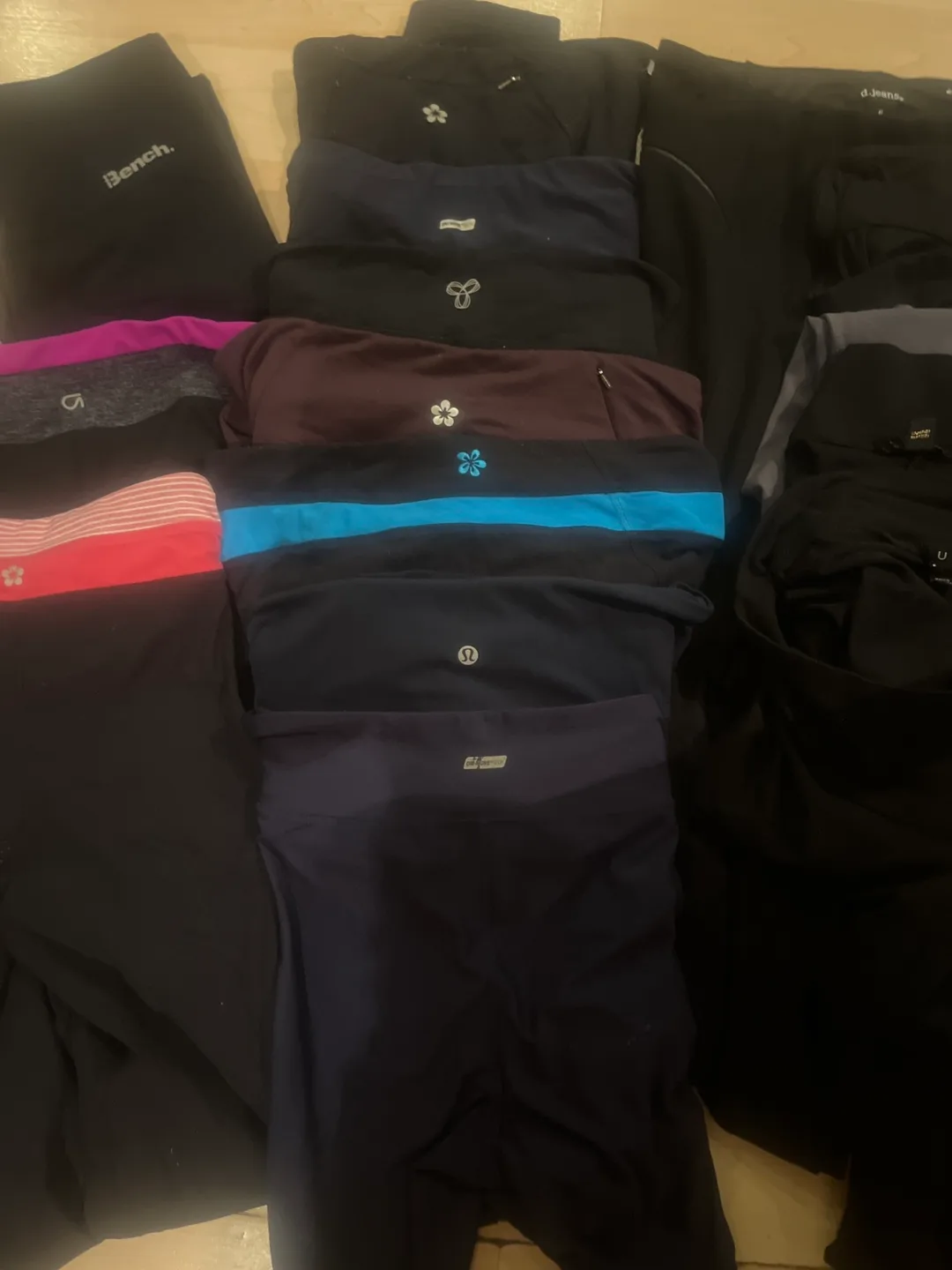 Mix of Activewear Leggings - Bench, Gap, Lululemon & More! image indicator(4)