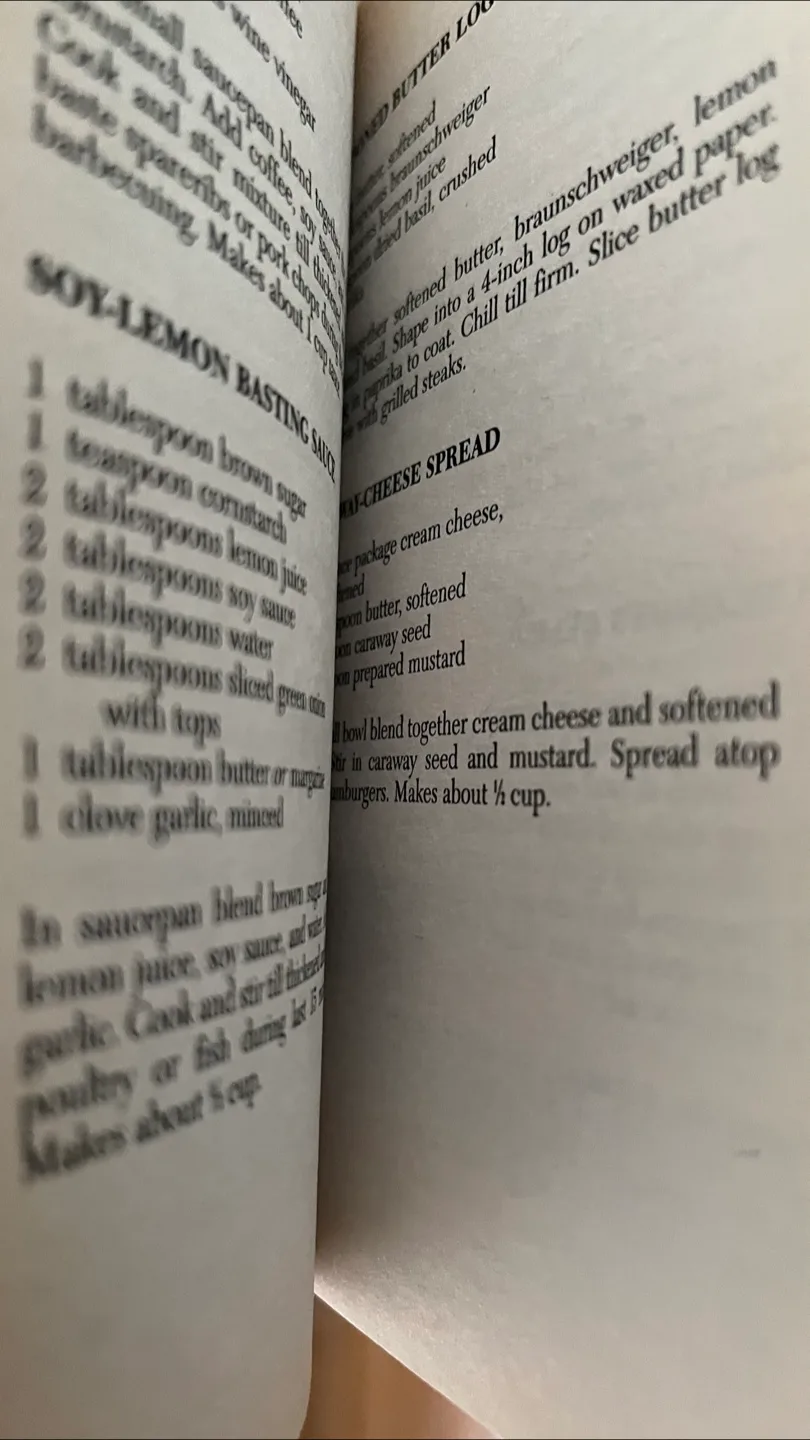 Hudson’s Bay Special Edition 325th Anniversary Recipe Book image indicator(4)