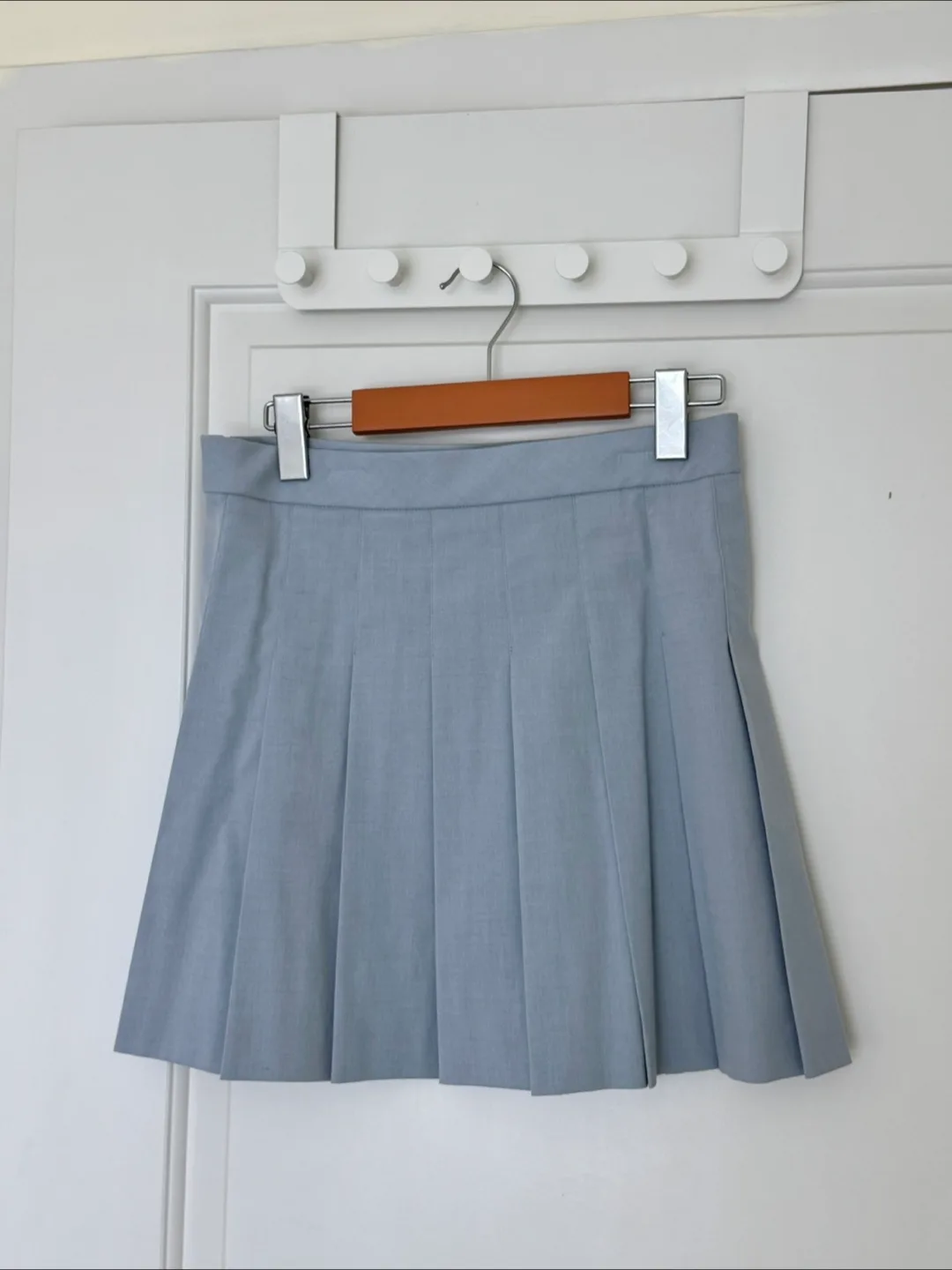 Brand New Uniqlo Blue Grey Pleated Mini Skirt thumbnail