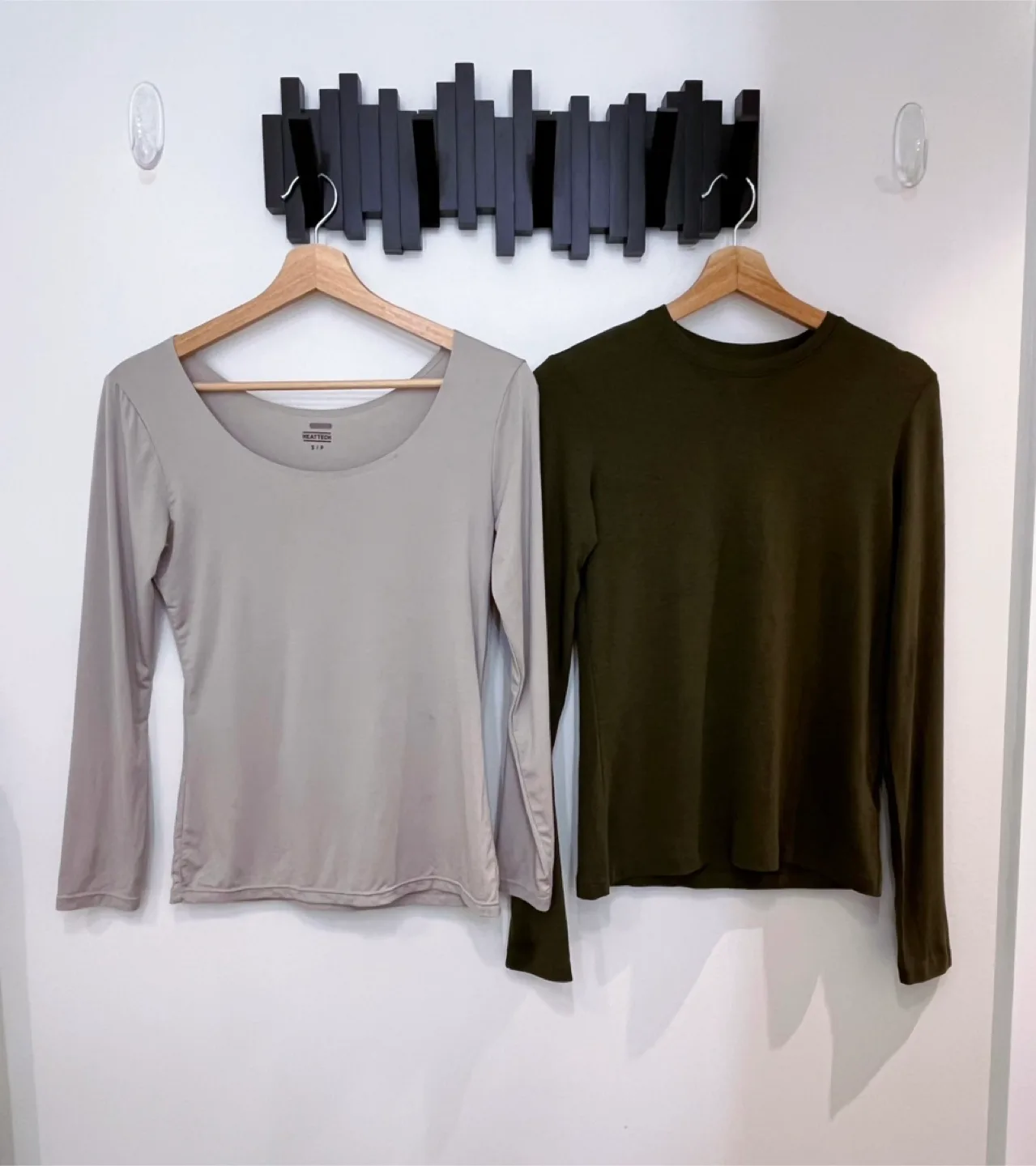 Uniqlo Heattech Long Sleeves - Size S thumbnail