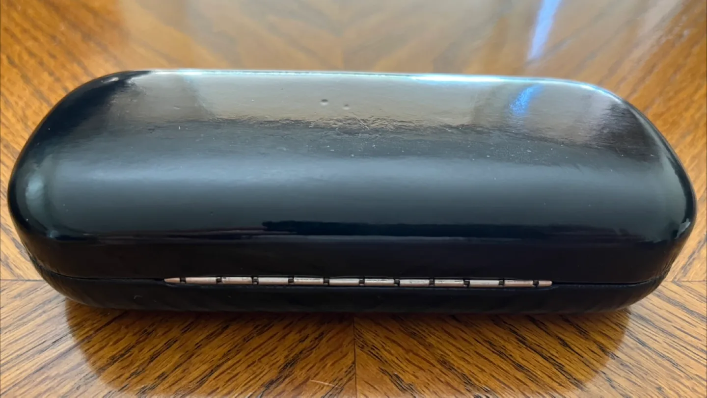 Luxury / Designer Clamshell Sunglasses Cases image indicator(5)