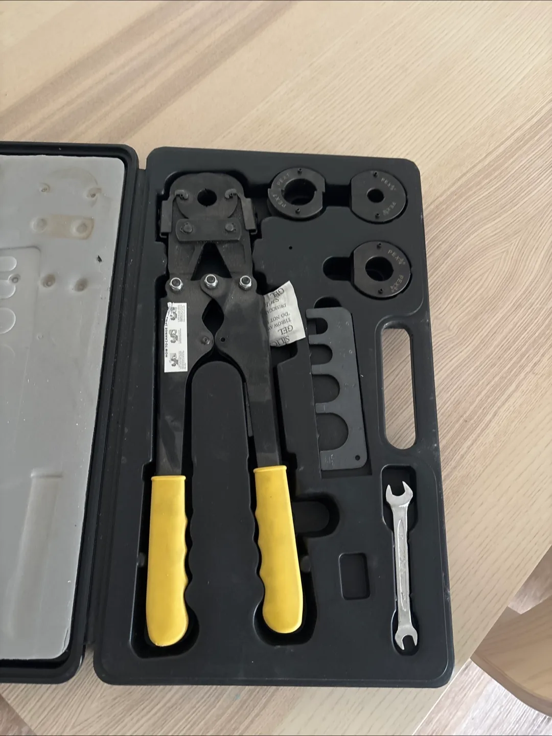 PEX Crimping Tool Kit with Wrench thumbnail