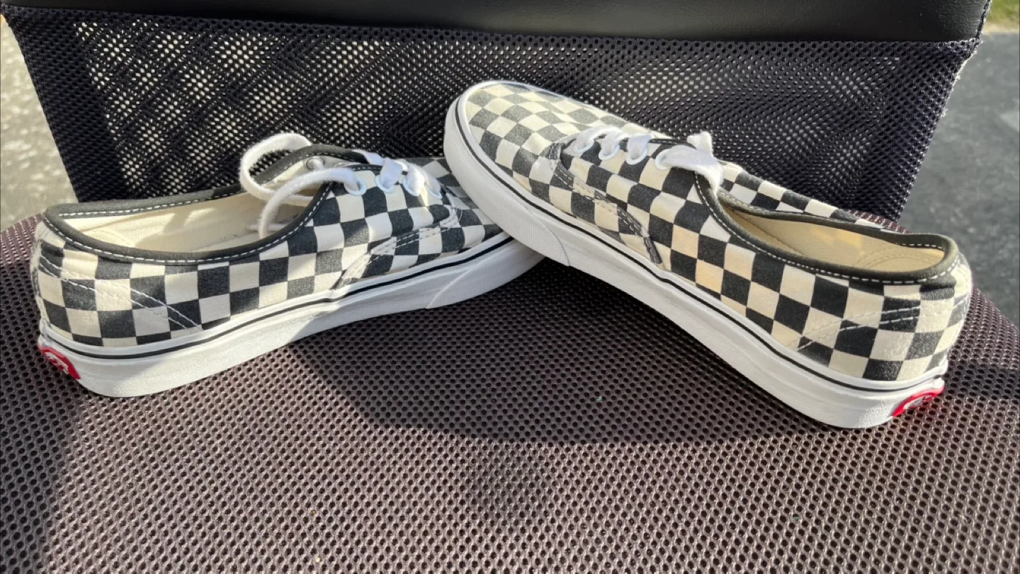 Vans “Off The Wall” Classic Checkered Sneakers - Unisex image indicator(2)