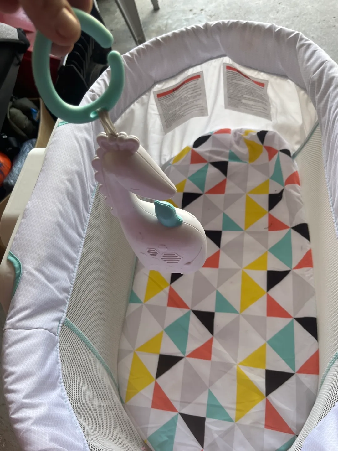 Fisher-Price Soothing Motions Bassinet image indicator(3)