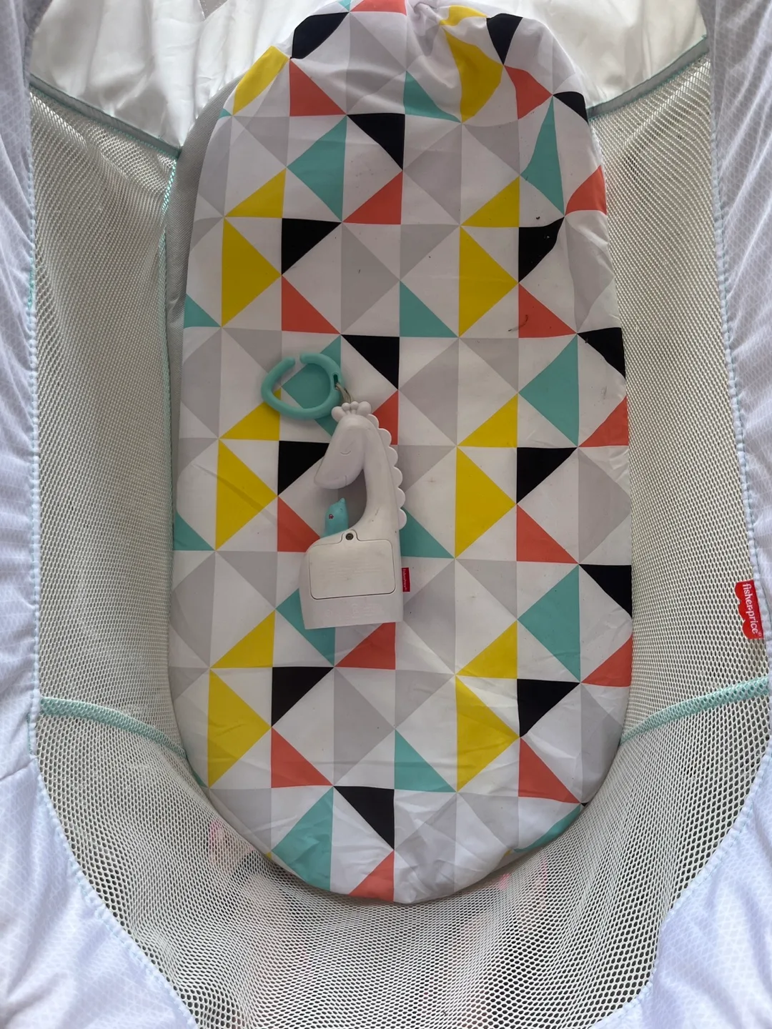 Fisher-Price Soothing Motions Bassinet image indicator(2)