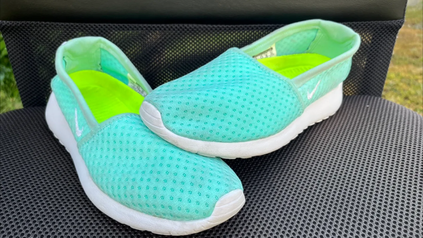Nike Women’s Roshe One Artisan Teal/White Volt Slip-On thumbnail