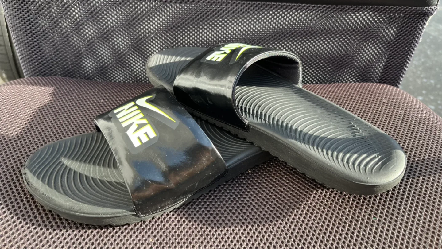 Nike Youth (6Y) Black Kawa Slides thumbnail