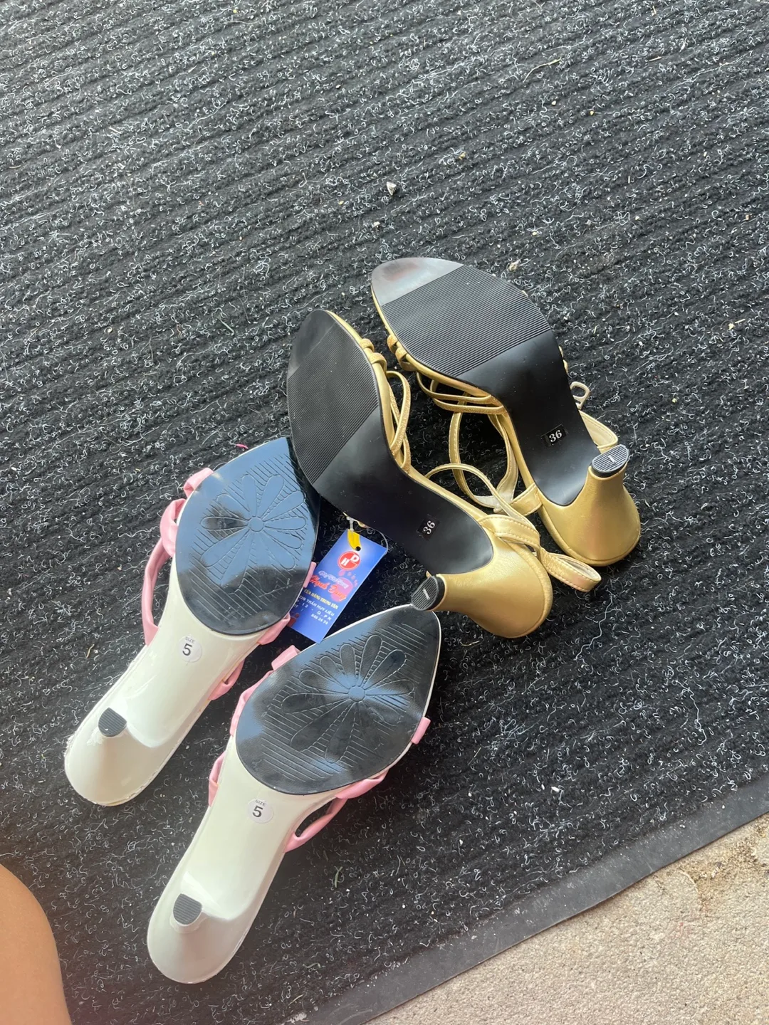 Brand new. Pilipino sandel with tag Hanh Dung image indicator(3)