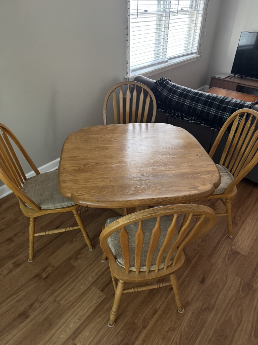 Kitchen/Dining Table with 4 Chairs
