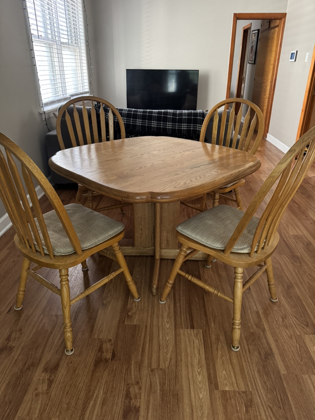 Kitchen/Dining Table with 4 Chairs - photo 3
