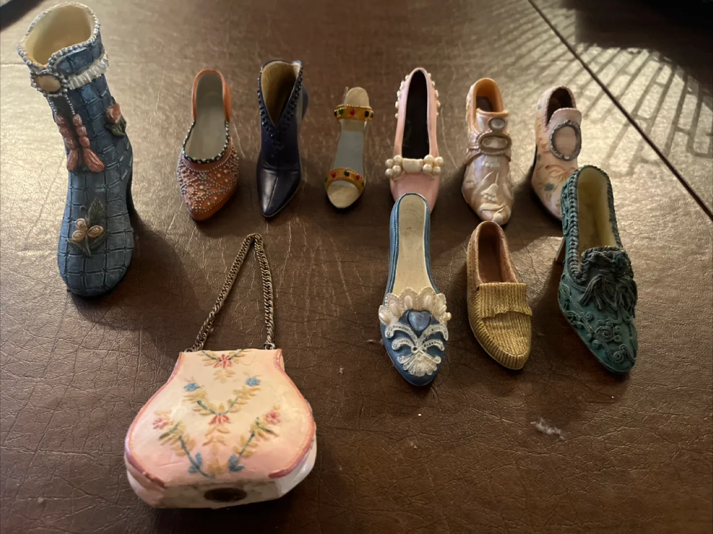 Vintage Shoe & Purse Figurines image indicator(2)