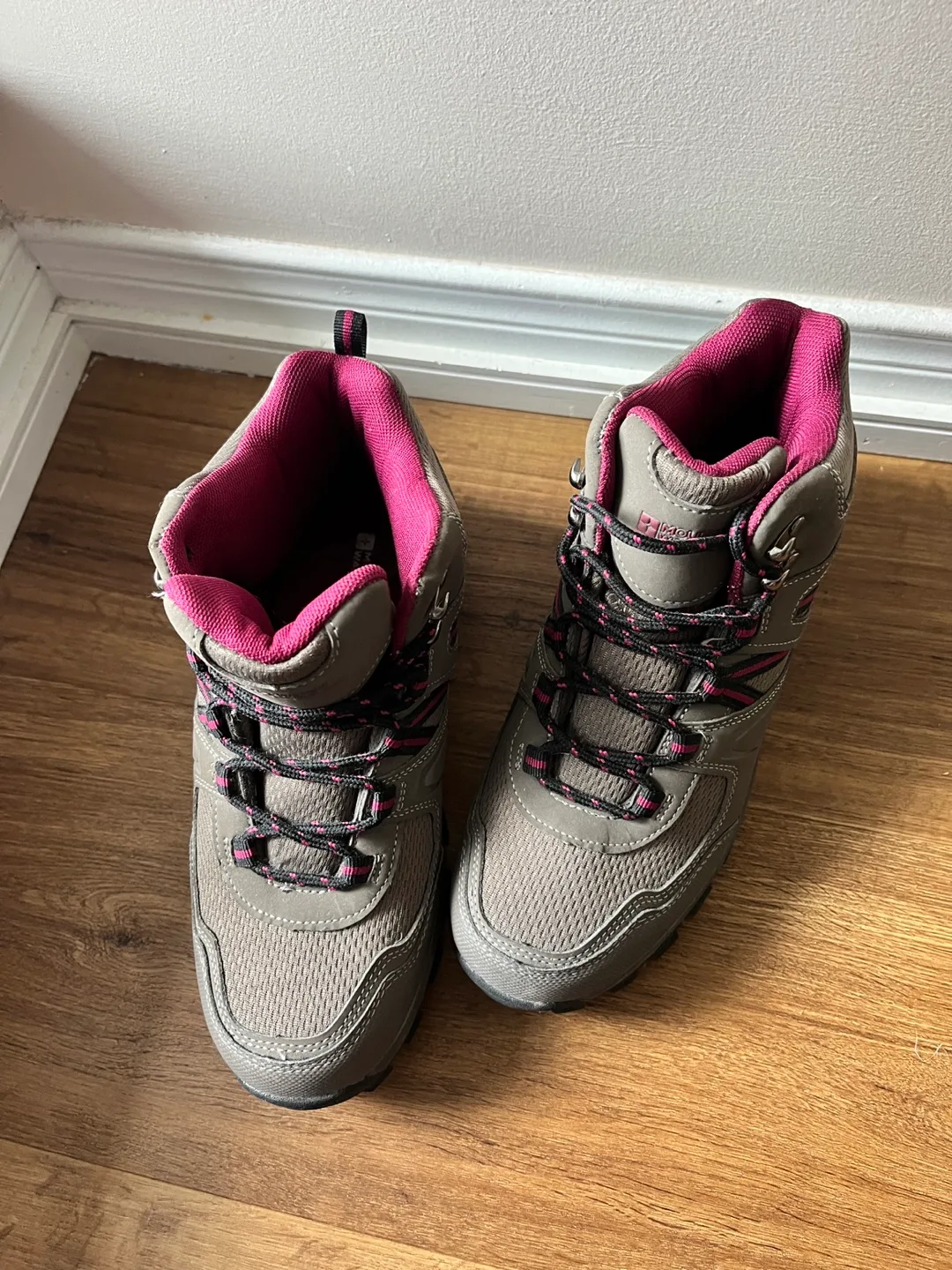 Mountain Warehouse Hiking Boots - Women's Size 9 (NEW) thumbnail