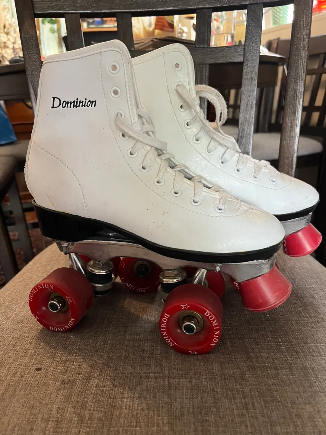 Dominion White Roller Skates Sz 5 thumbnail