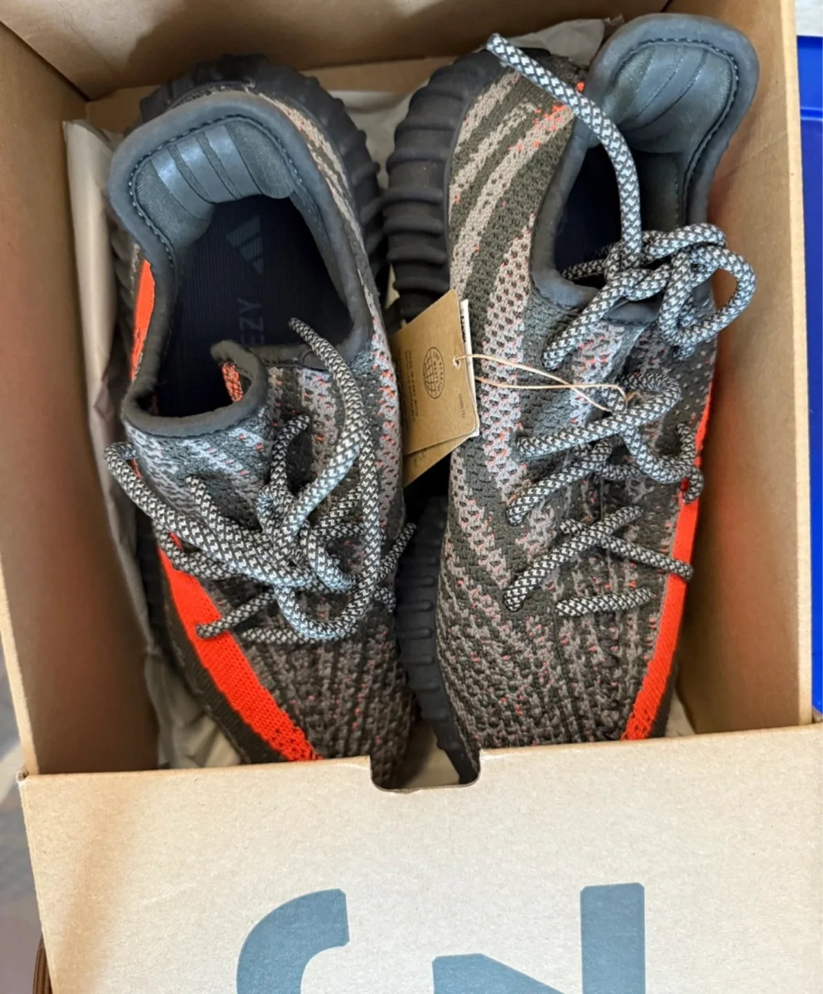 New** Yeezy Boost 350 V2 Beluga Reflective Size 5.5 image indicator(2)