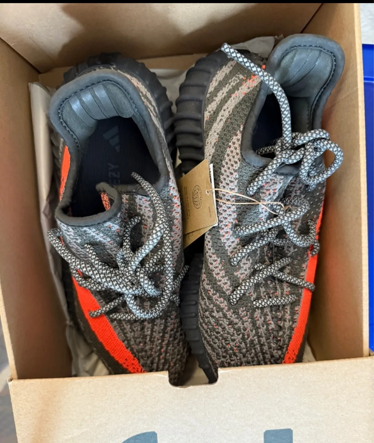 New** Yeezy Boost 350 V2 Beluga Reflective Size 5.5 image indicator(4)