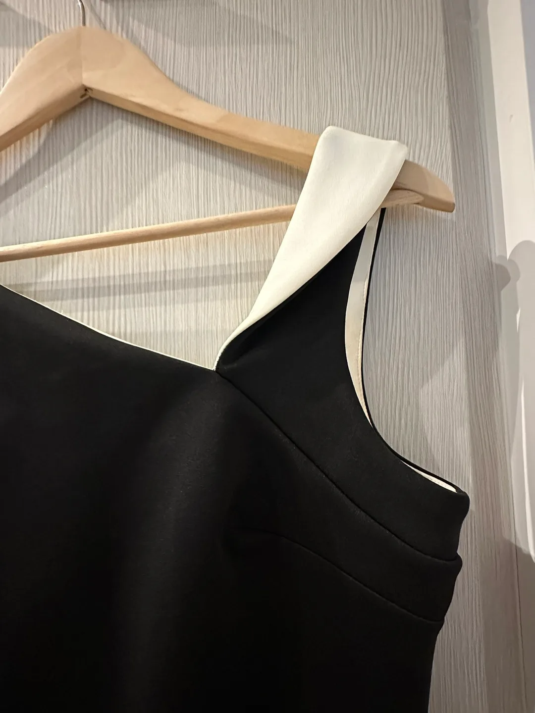 Black & White Dress thumbnail