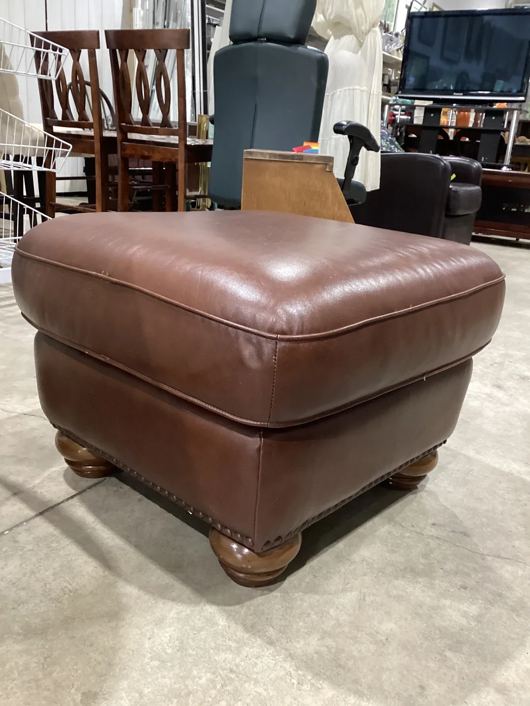 Brown Leather Ottoman (27x27x17) thumbnail