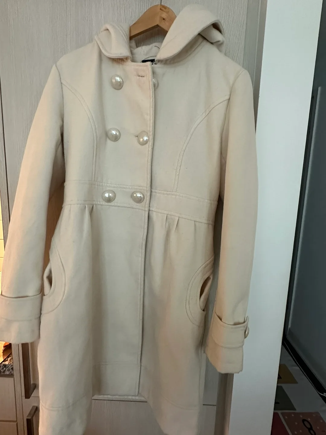 Cream Coat - Size Small image indicator(8)
