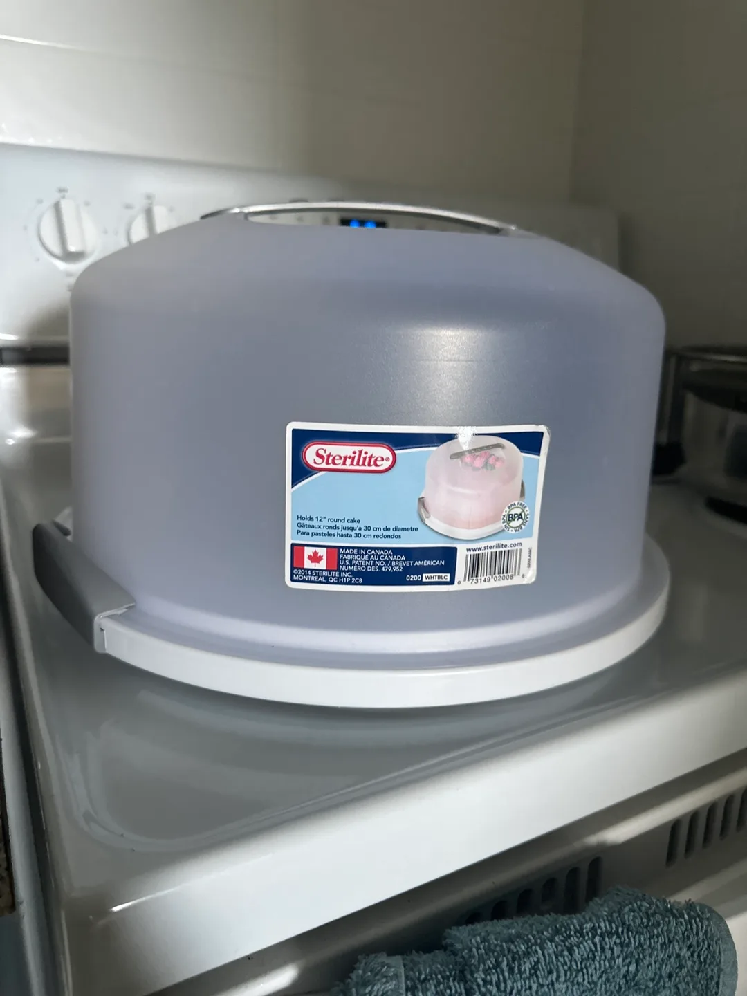 Sterilite 12" Round Cake Holder thumbnail