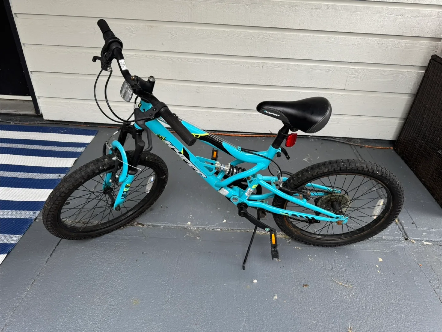 Hyper Bear Mountain 20" Kids' Bike - Blue thumbnail