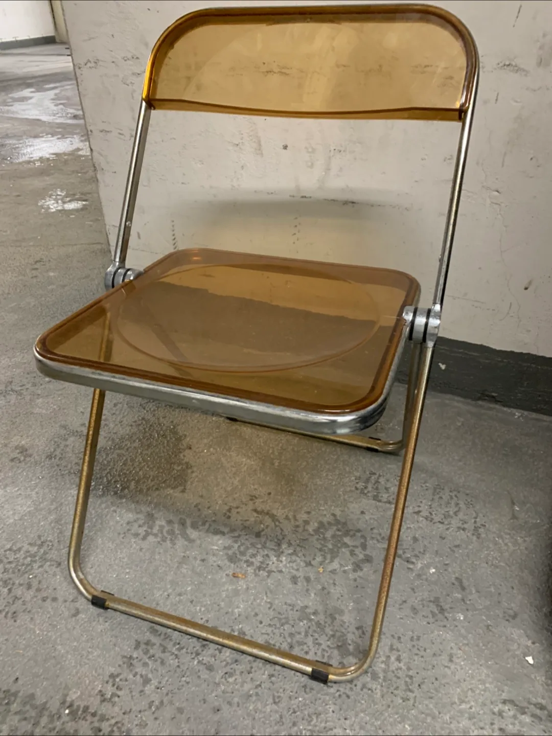 Vintage Acrylic Amber Chair image indicator(5)