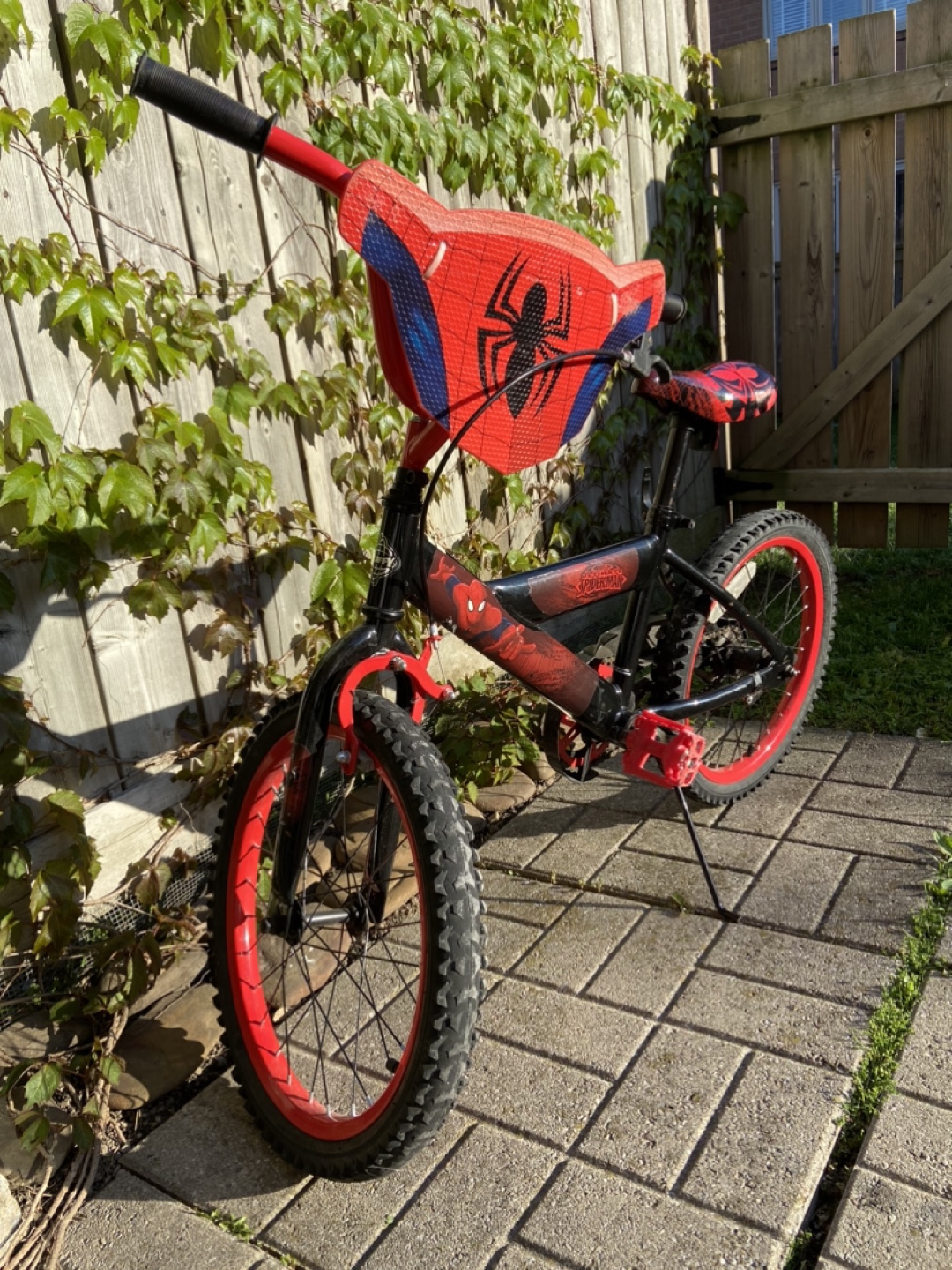 Spiderman Kids Bike with Pads - photo 2