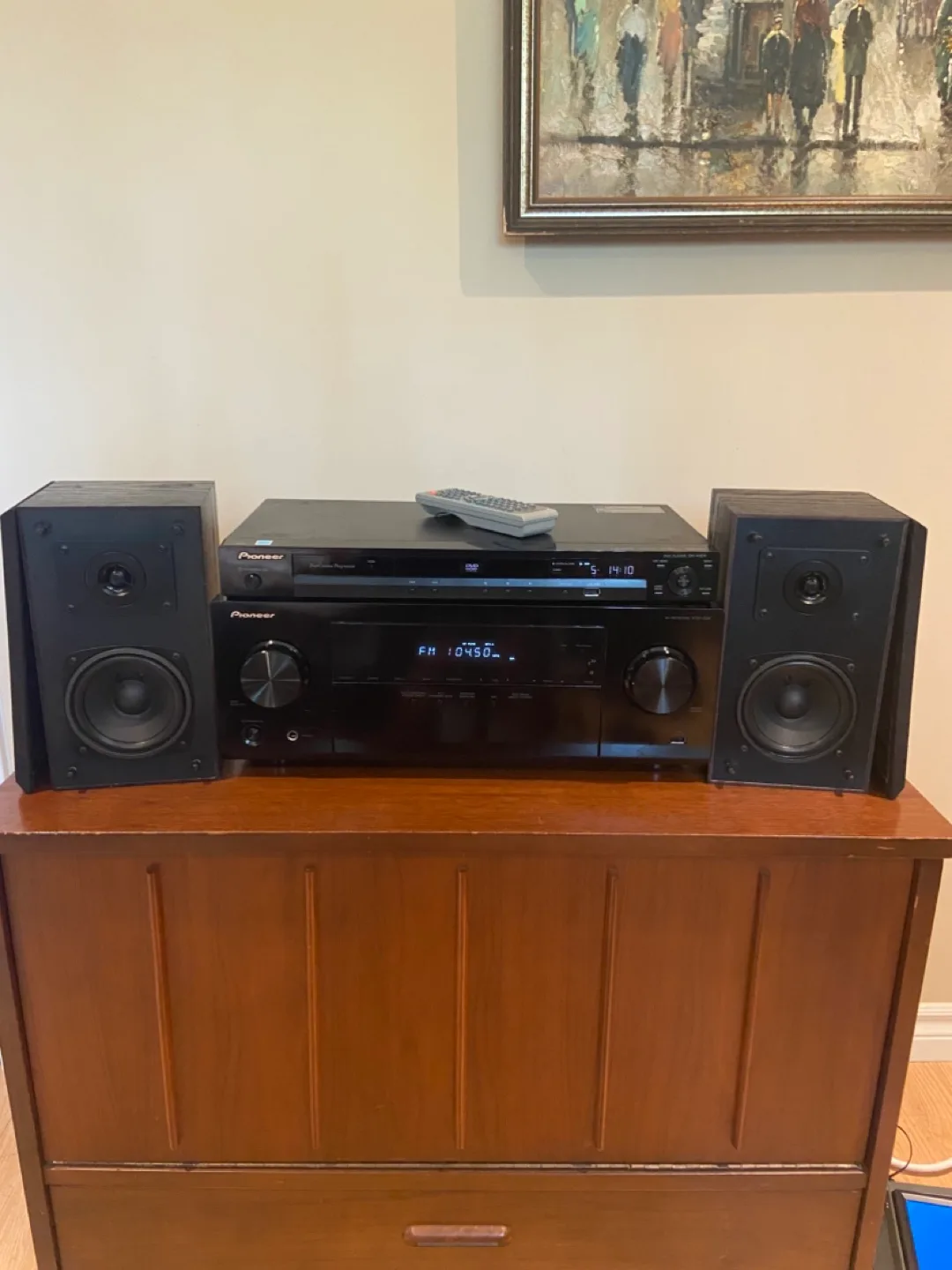 Pioneer VSX-524 Home Theatre Receiver with Speakers thumbnail