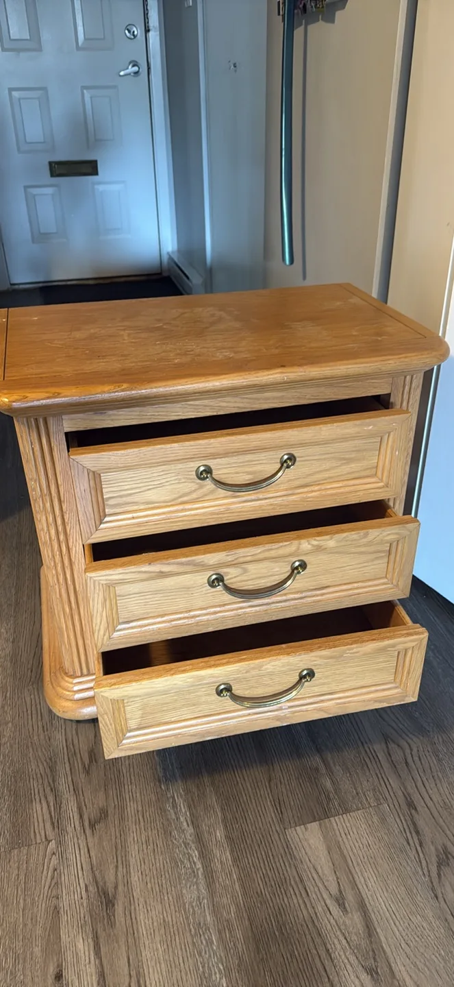 Wooden 3-Drawer Nightstand image indicator(6)