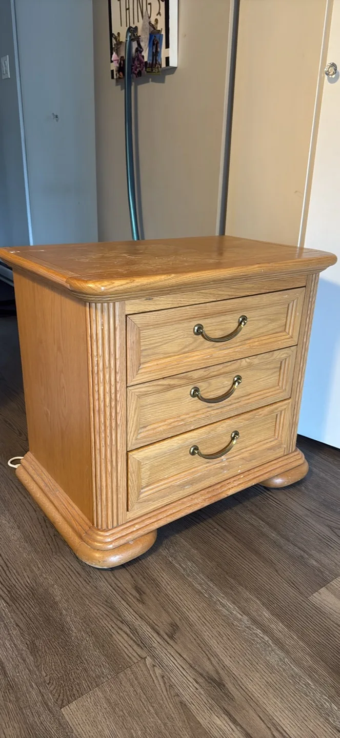 Wooden 3-Drawer Nightstand image indicator(5)