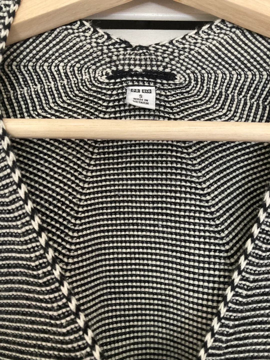 Uniqlo Cotton Knit Sweater S or M thumbnail