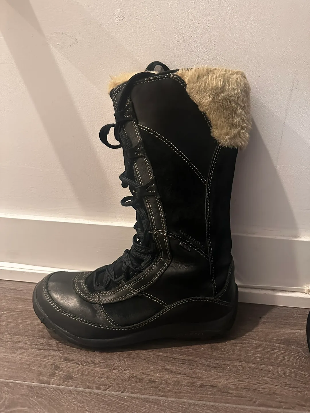 Merrell Black Winter Boots image indicator(2)