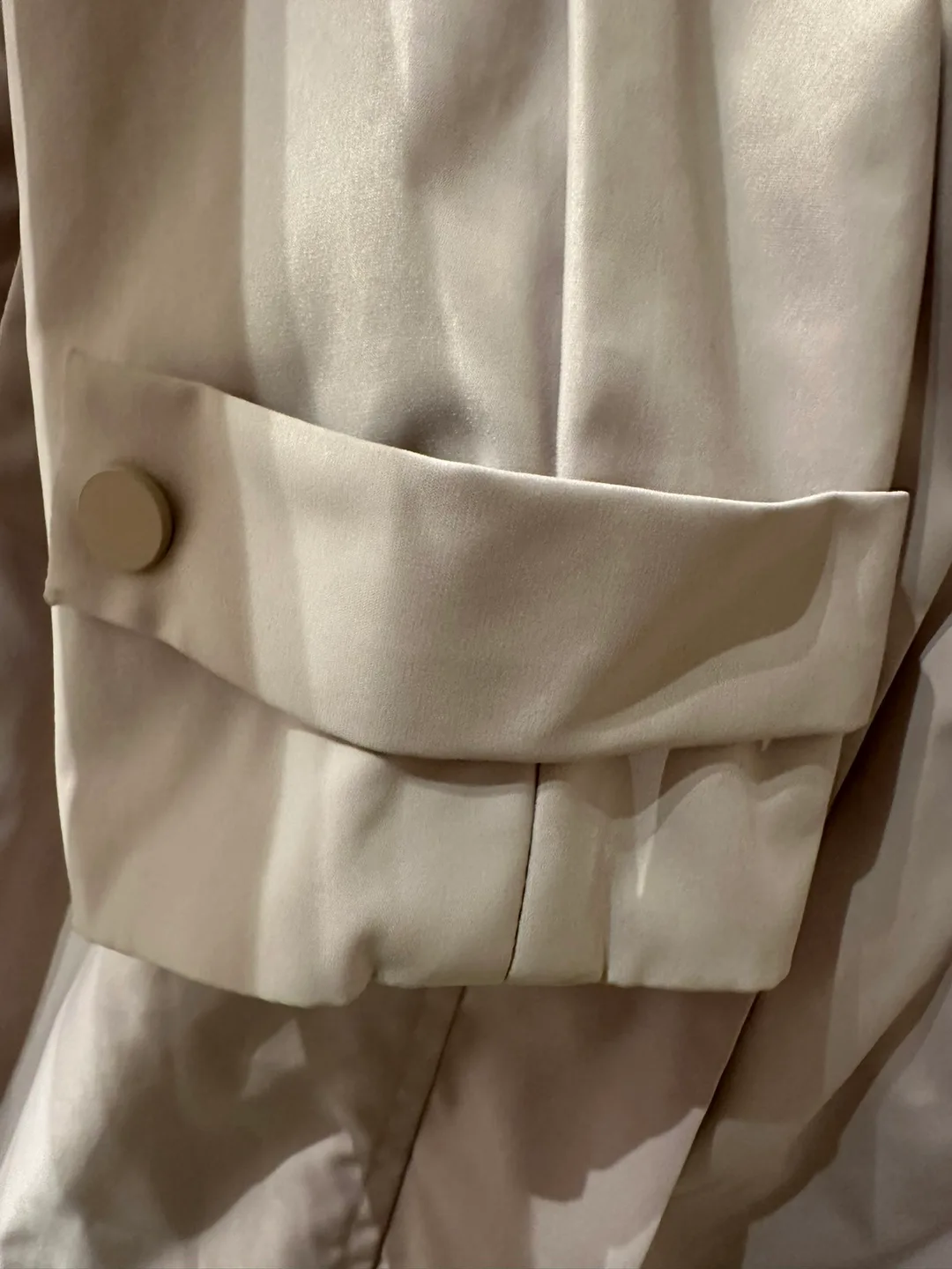 Reitmans Beige / pink Rain Jacket - Size S image indicator(4)