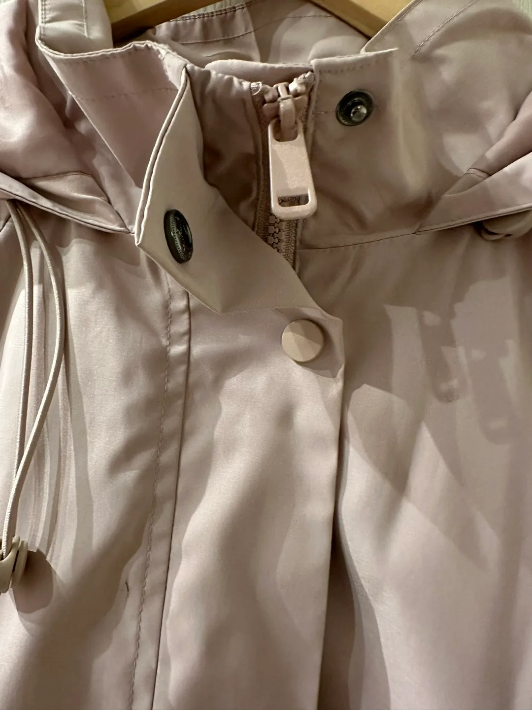 Reitmans Beige / pink Rain Jacket - Size S image indicator(9)