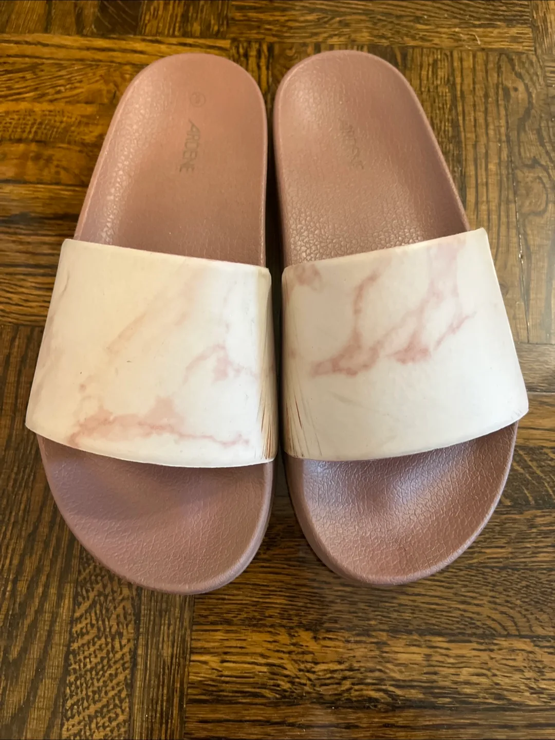 Ardene Marble Slides - Size 6 thumbnail