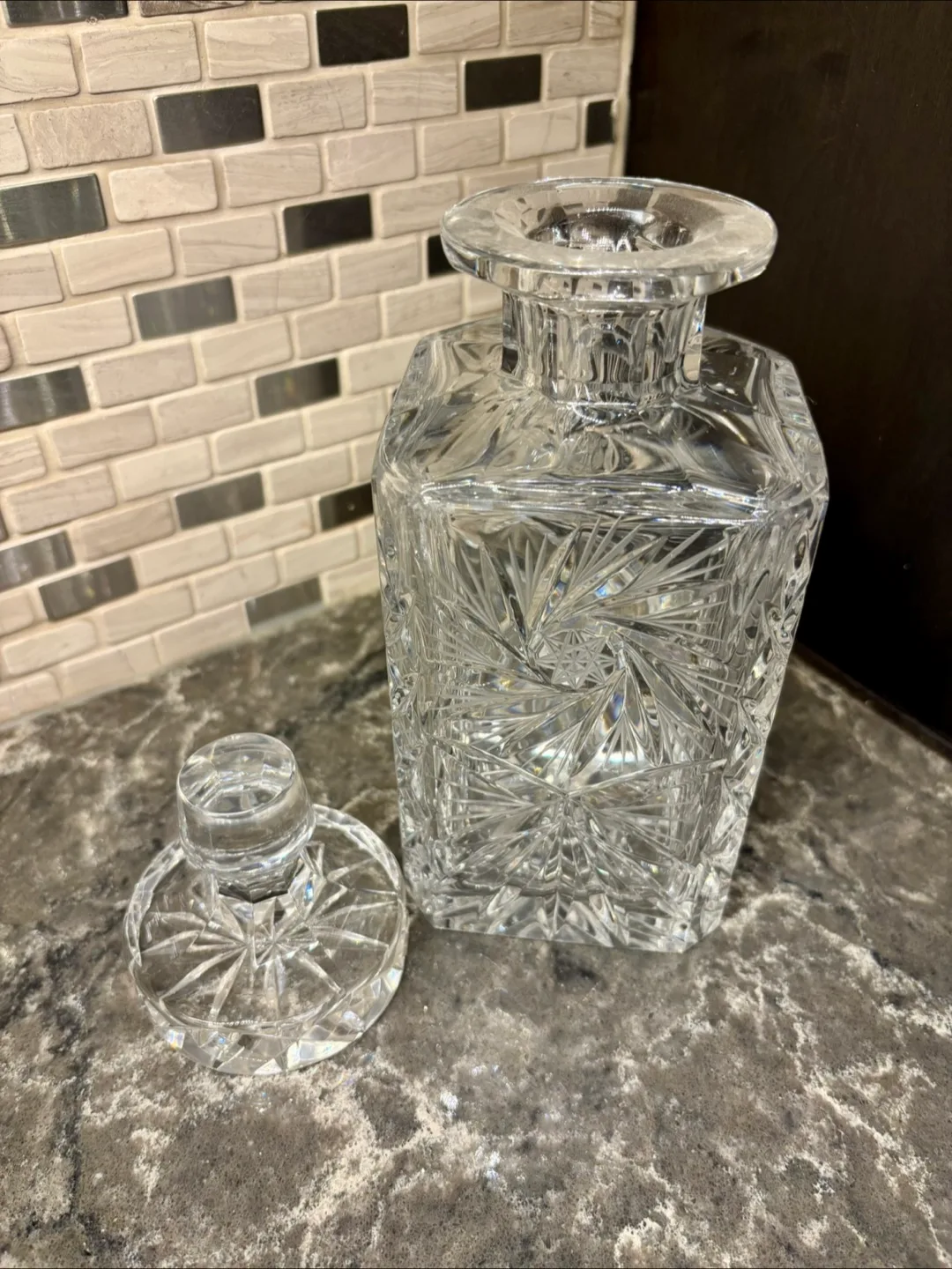Crystal Decanter and 4 Glasses Set image indicator(4)