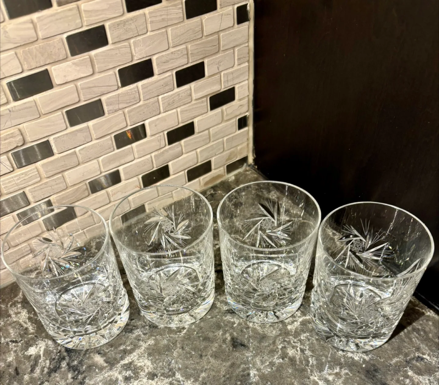 Crystal Decanter and 4 Glasses Set image indicator(6)