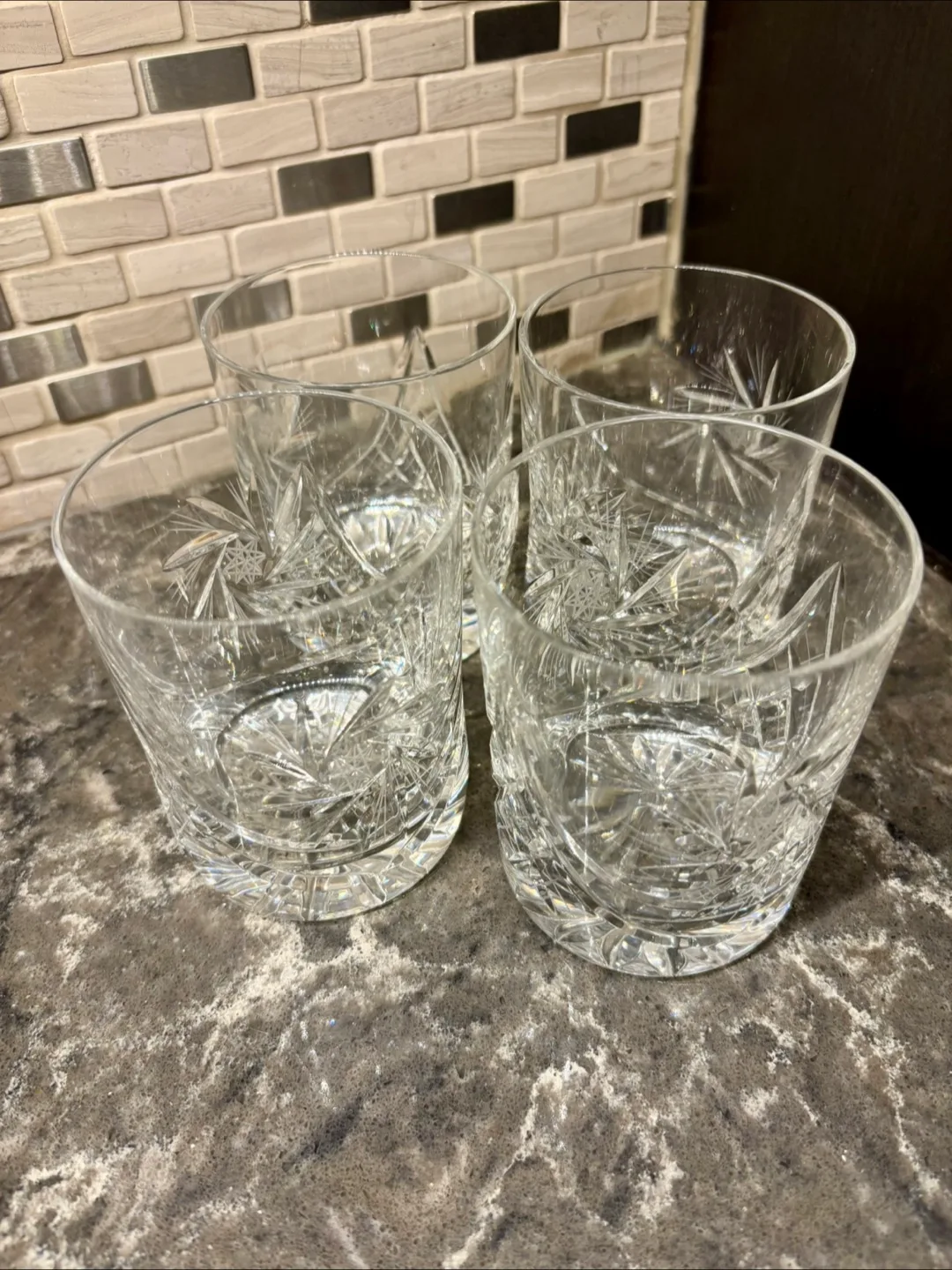 Crystal Decanter and 4 Glasses Set image indicator(5)