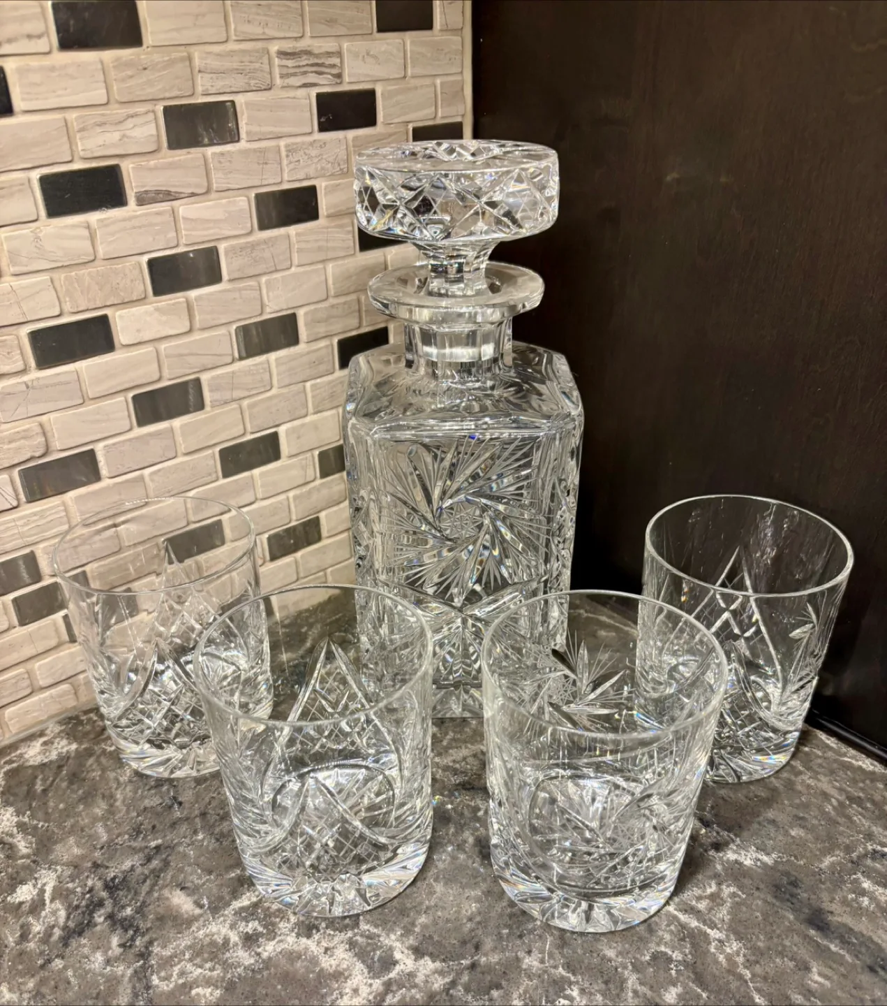 Crystal Decanter and 4 Glasses Set thumbnail