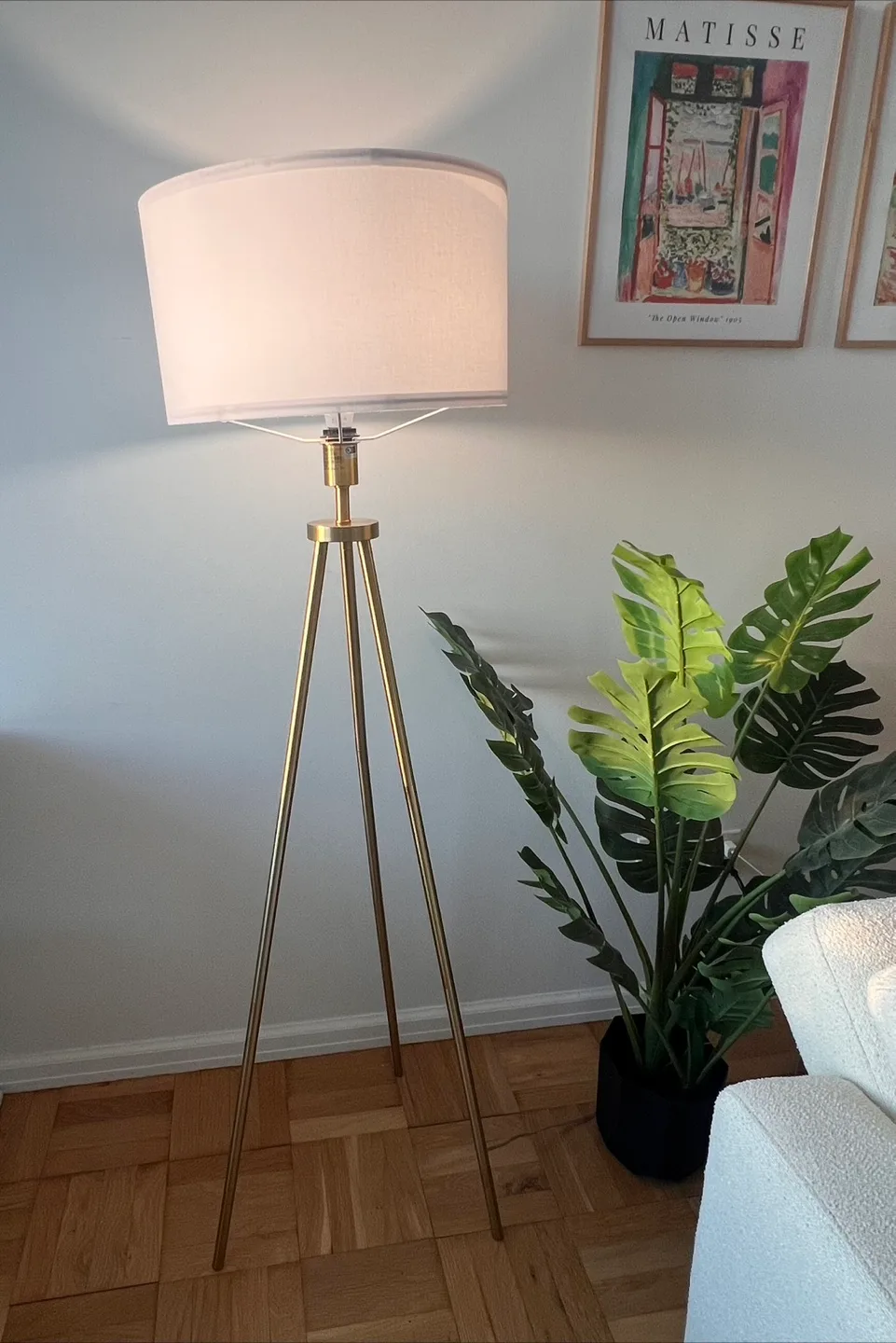 Tripod Floor Lamp 9W with LED Bulb thumbnail