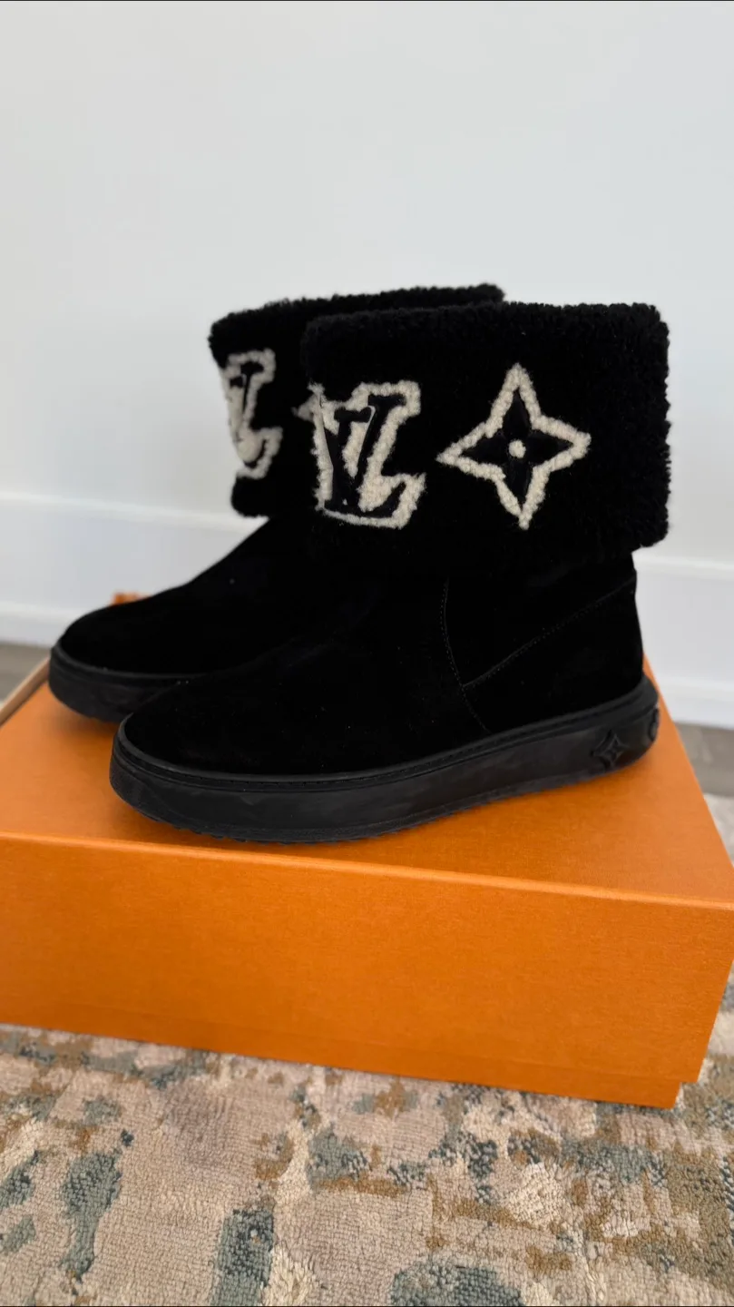 Louis Vuitton Black Shearling Winter Boots thumbnail
