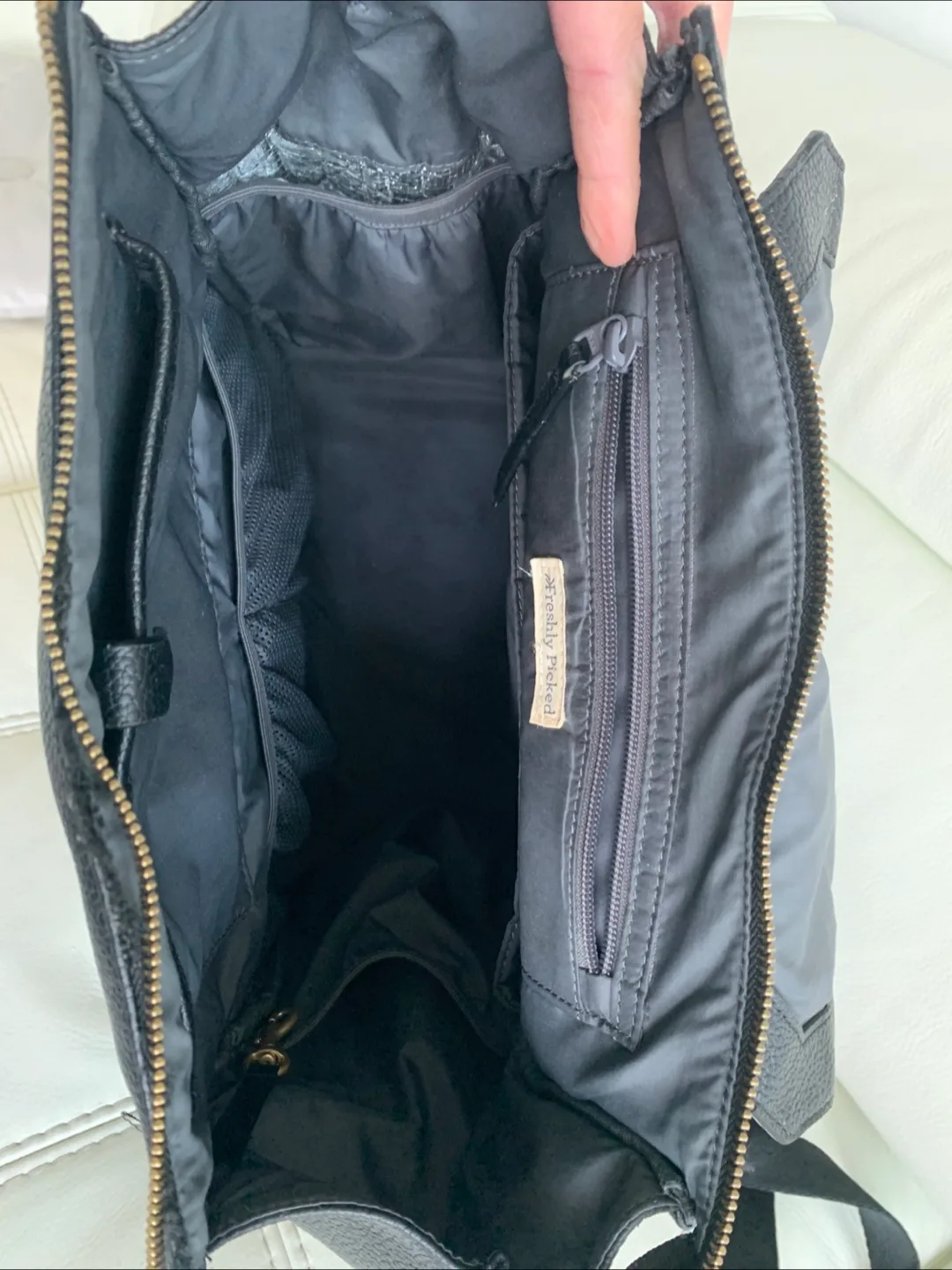 “Classic Diaper Bag 2” backpack image indicator(9)