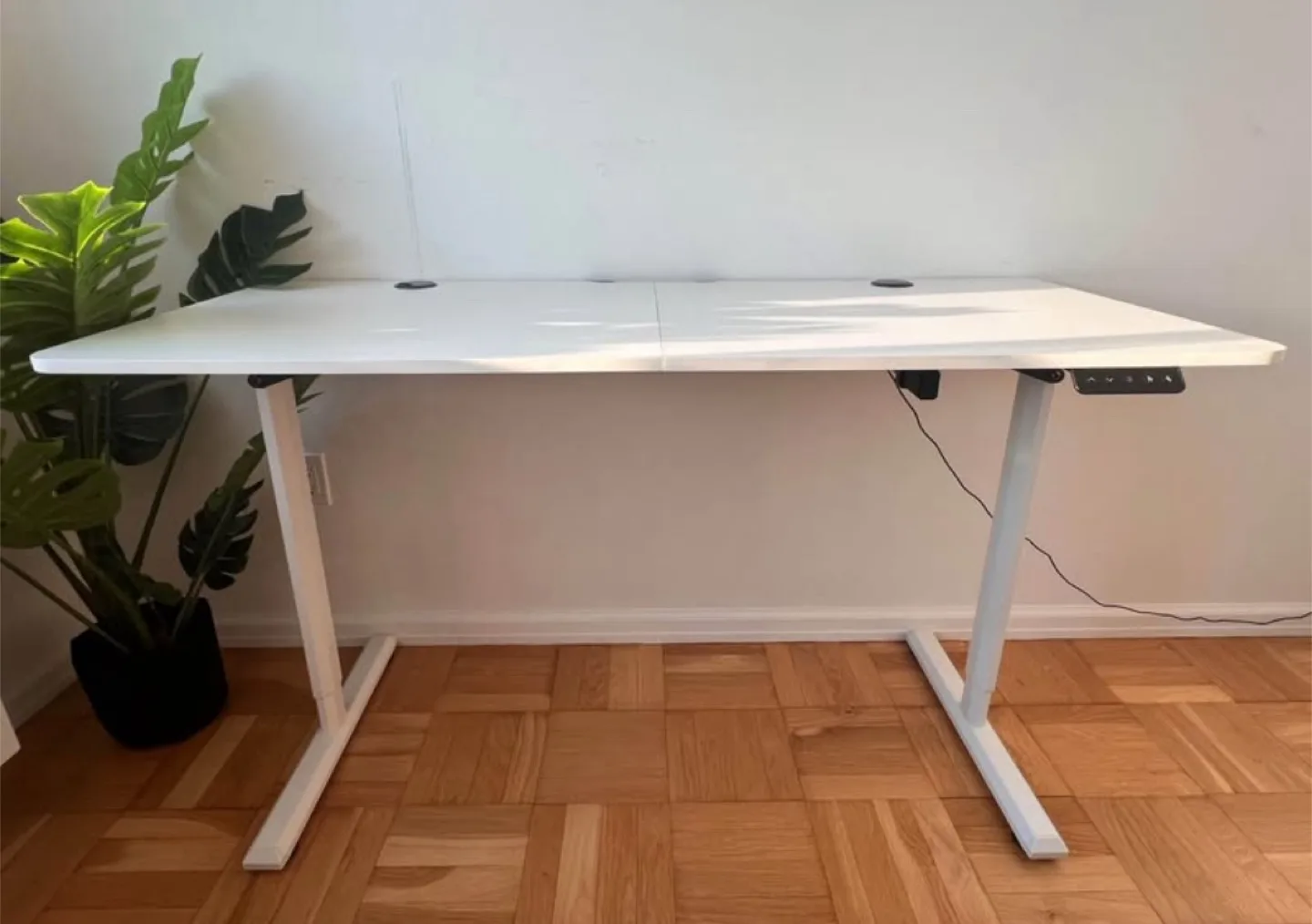 Electric Height Adjustable Standing Desk thumbnail