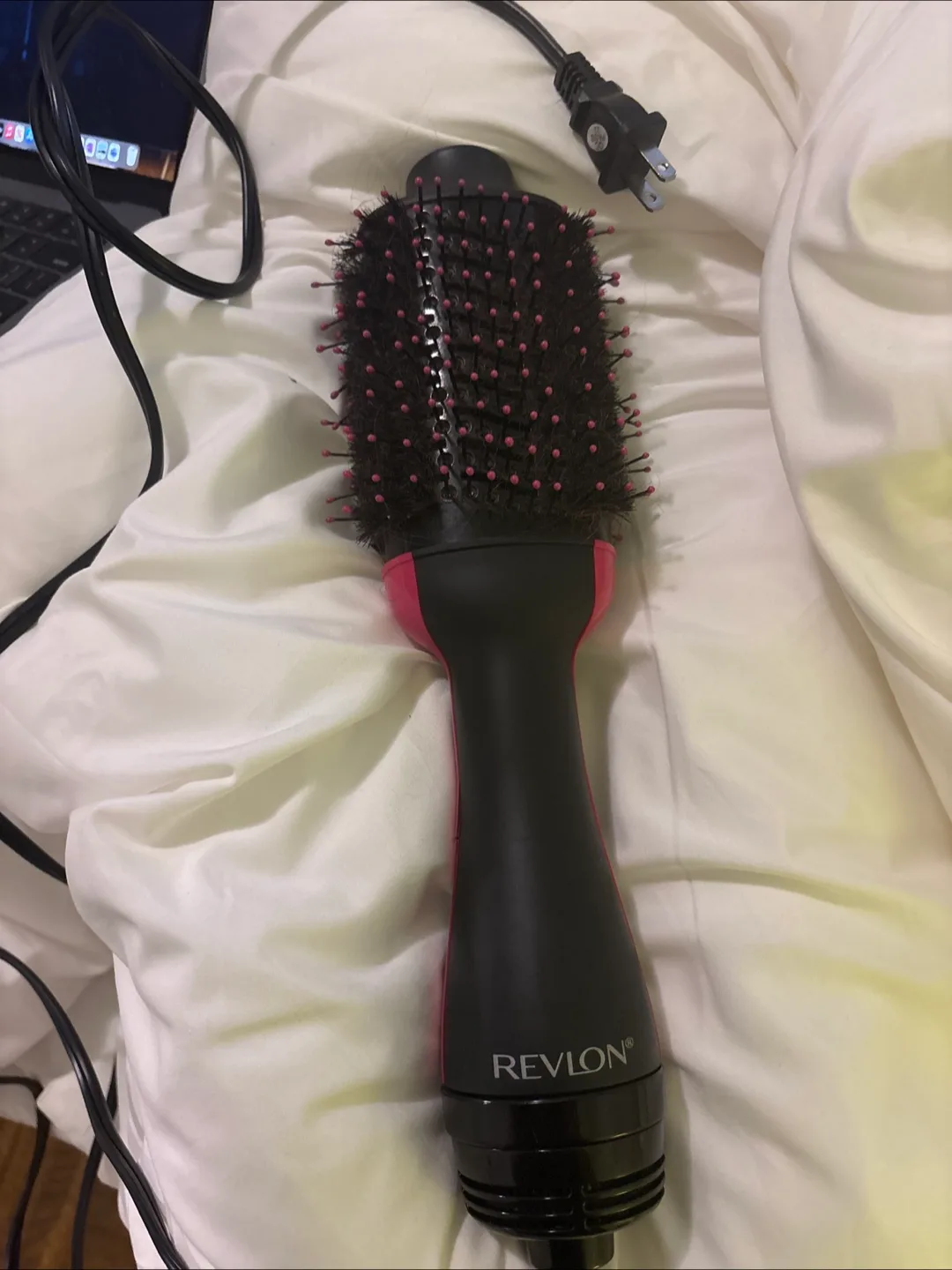 Revlon One-Step Hair Dryer & Volumizer Hot Air Brush thumbnail