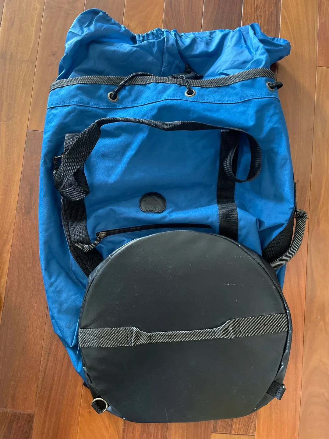 XL Delsey Blue Duffel & Backpack image indicator(2)