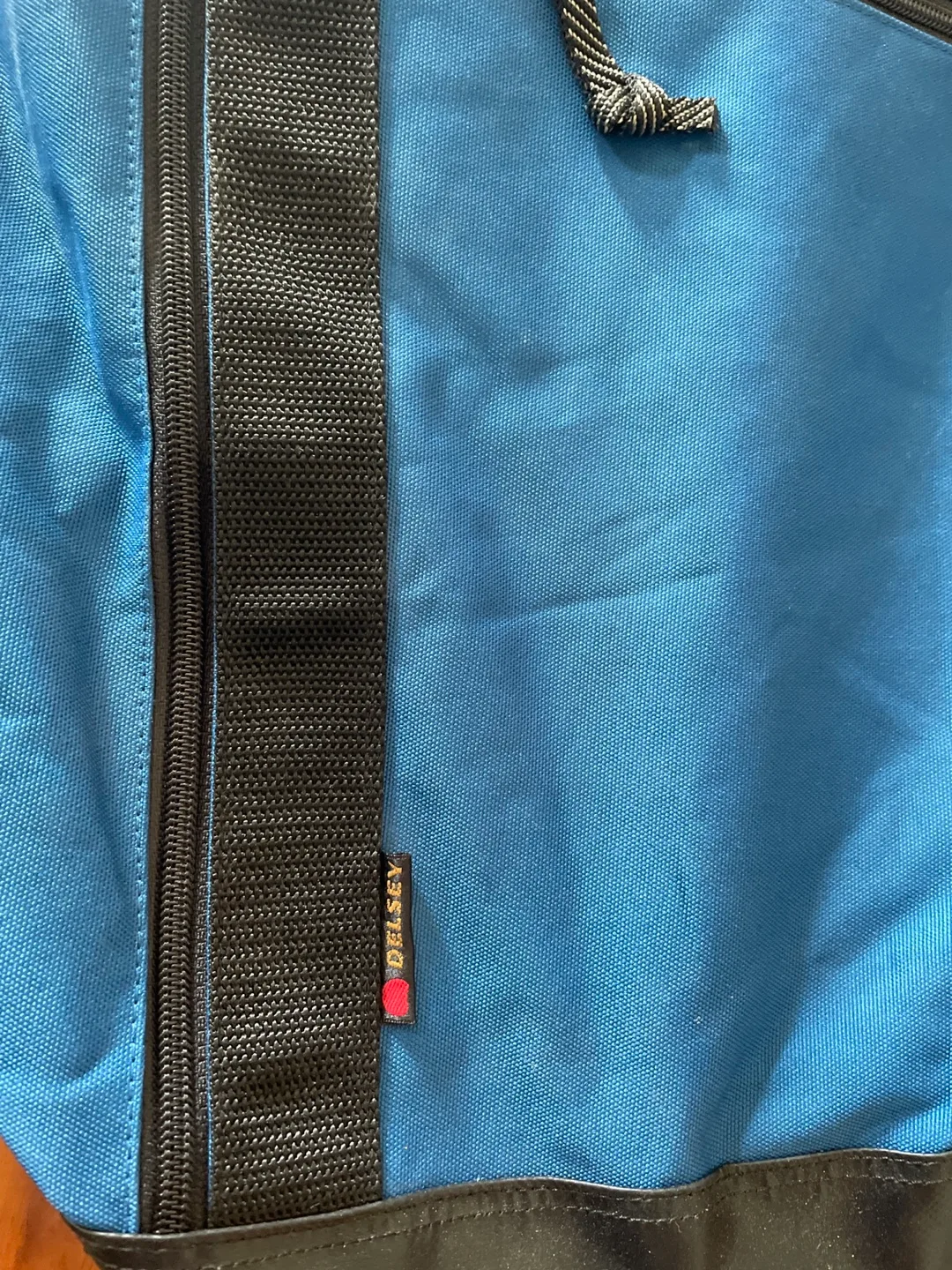 XL Delsey Blue Duffel & Backpack image indicator(7)
