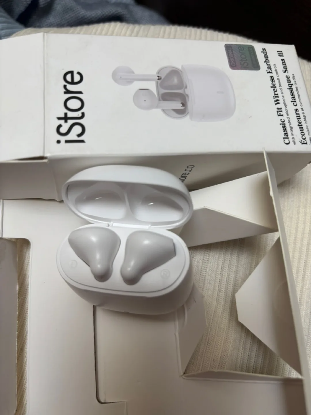 New iStore Classic Fit Wireless Earbuds image indicator(2)