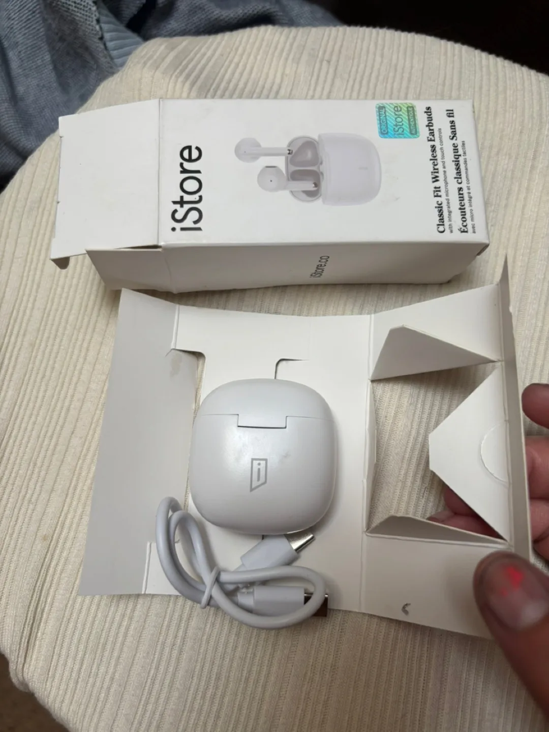 New iStore Classic Fit Wireless Earbuds image indicator(3)