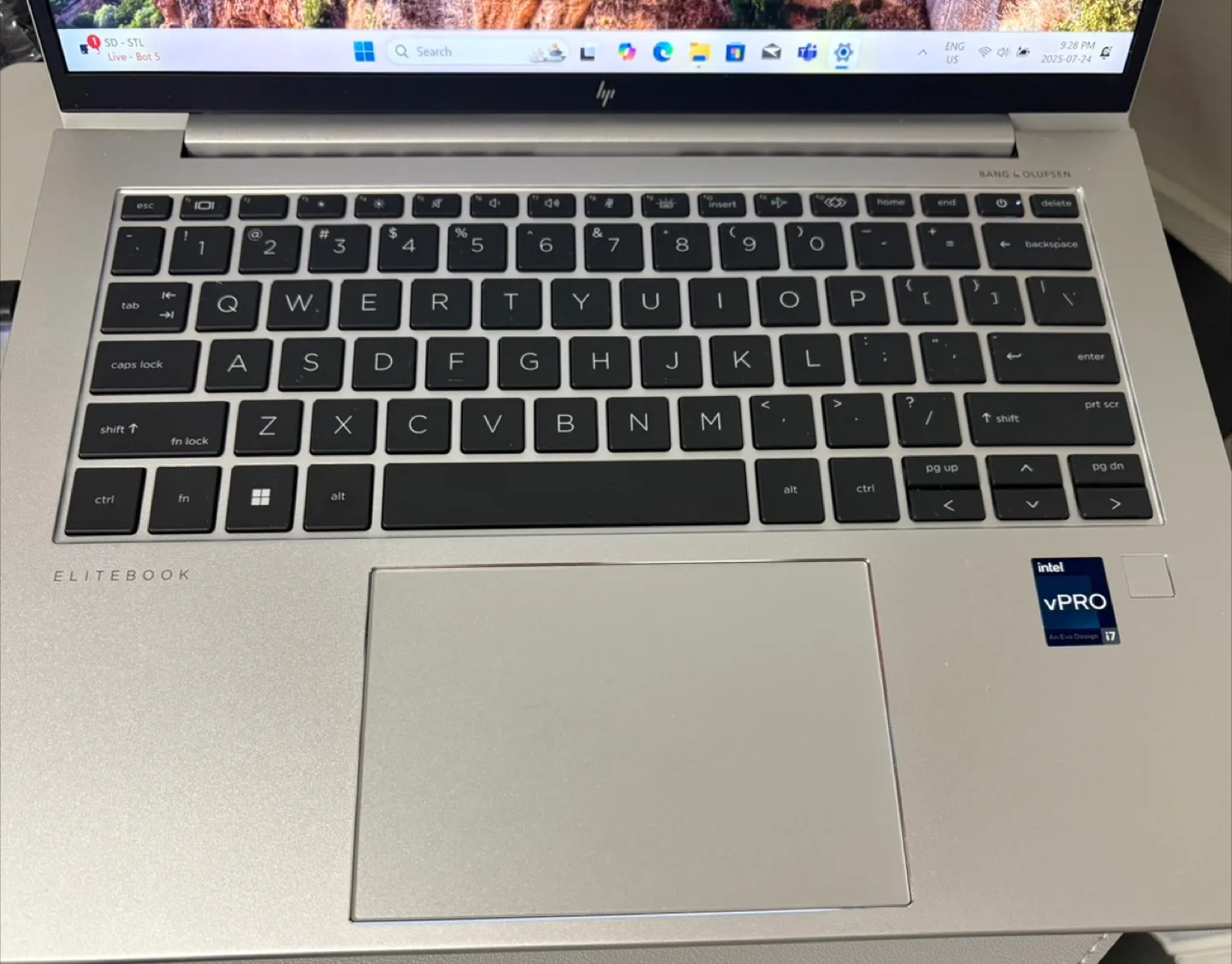 HP EliteBook 840 14 inch G9 Notebook PC 🧡 image indicator(4)