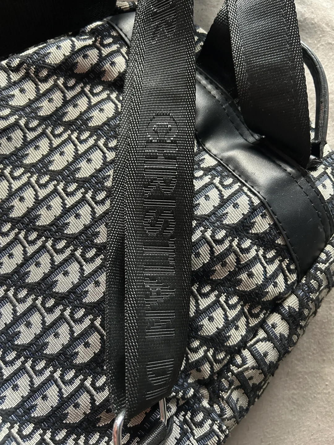 Christian Dior Backpack image indicator(8)