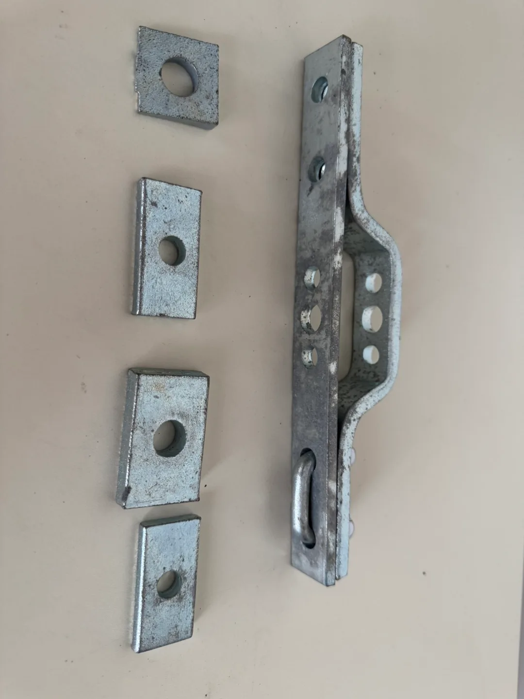 Metal Bracket with Washers image indicator(4)